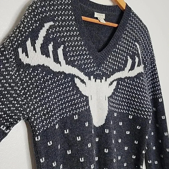J. Crew Intarsia Reindeer Wool V-neck Sweater size M - Picture 3 of 12